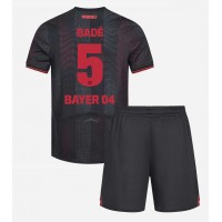 Otroški Nogometni dresi Bayer Leverkusen Loic Bade #5 Domači 2025-26 Kratek Rokav (+ Kratke hlače)